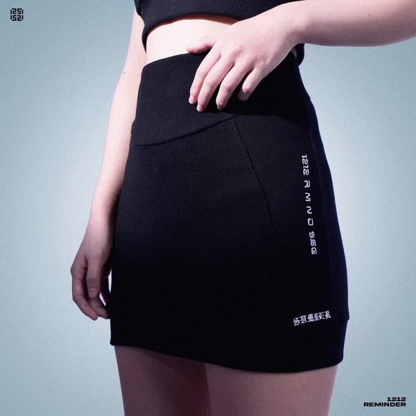 Chân váy nữ  REMINDER thun gân sporty LOGO MINI SKIRT RIBBED