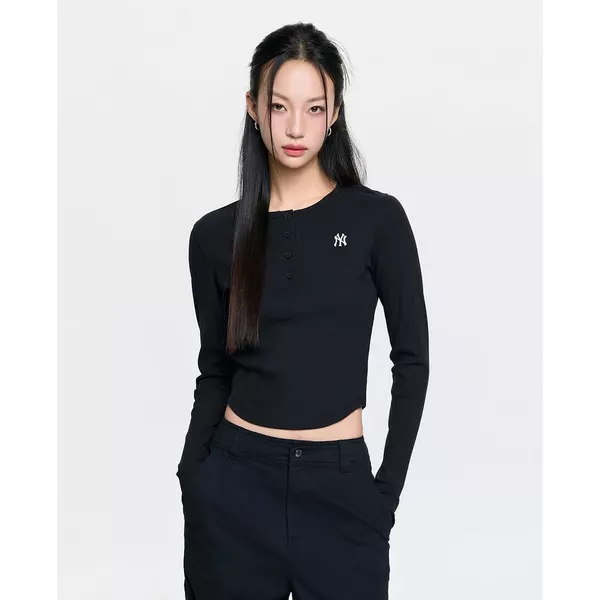 MLB - Áo croptop nữ cổ tròn tay dài Vintage_3FTSB0861-50BKS