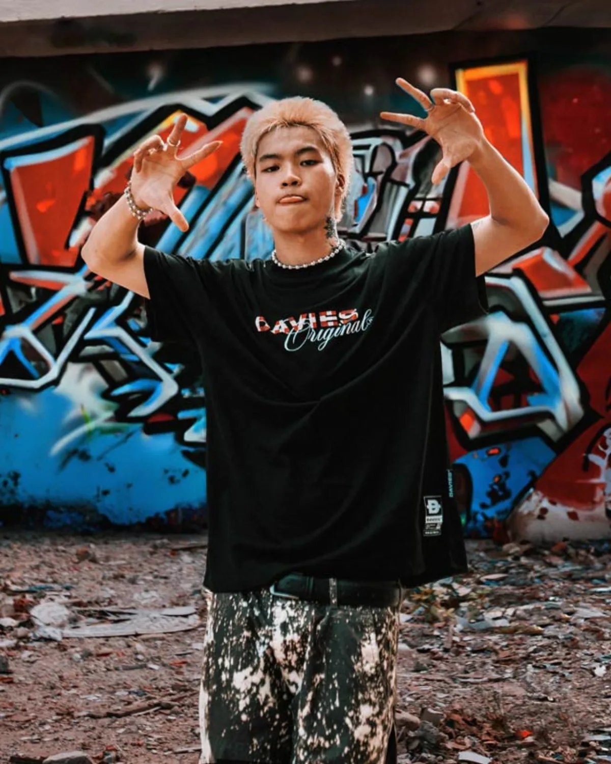 Áo thun cotton nam nữ local brand DAVIES form rộng tay lỡ màu đen, trắng Tee Flannel Type Logo l D37-T2