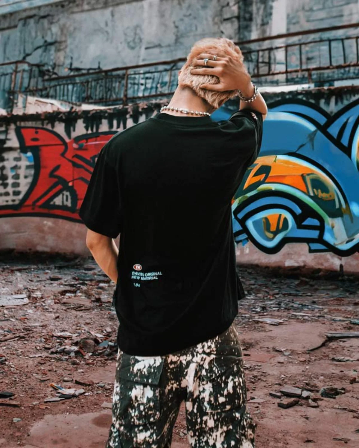 Áo thun cotton nam nữ local brand DAVIES form rộng tay lỡ màu đen, trắng Tee Flannel Type Logo l D37-T2
