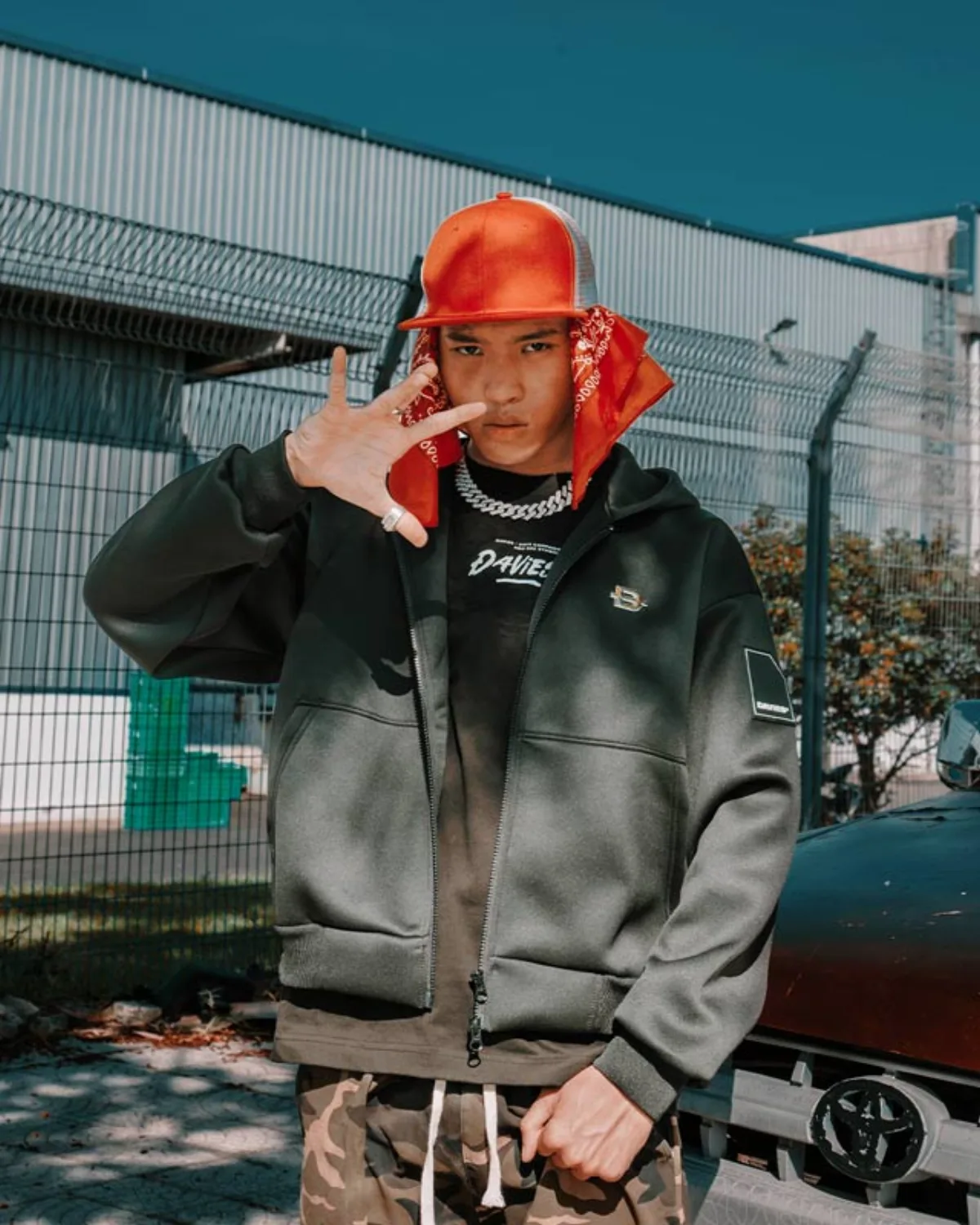 Áo khoác form boxy zip có mũ DAVIES màu đen Hooded Jacket POL| D33-AK2