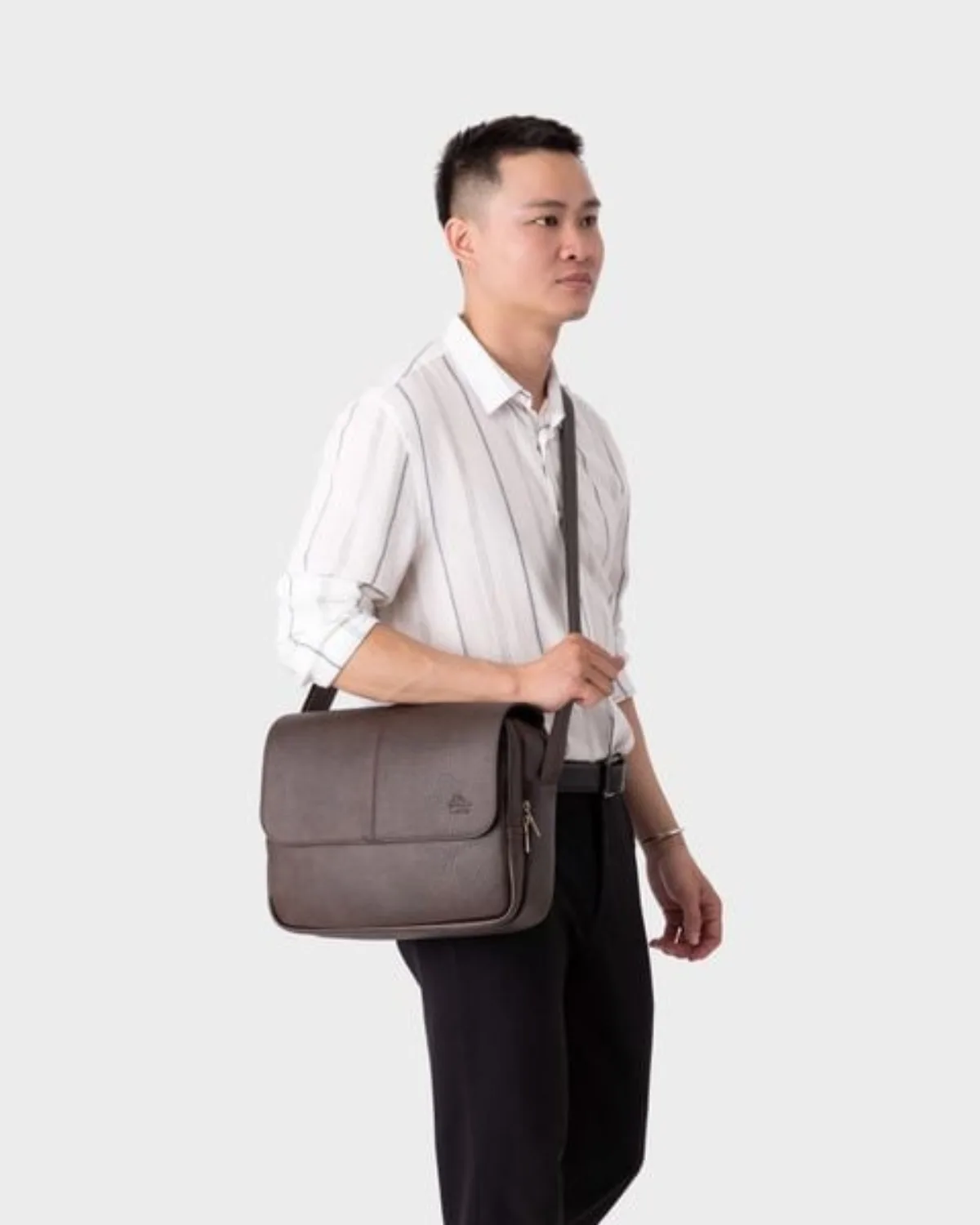 Túi Lata (Thời trang nam công sở cỡ trung - Túi đeo chéo da TN27)