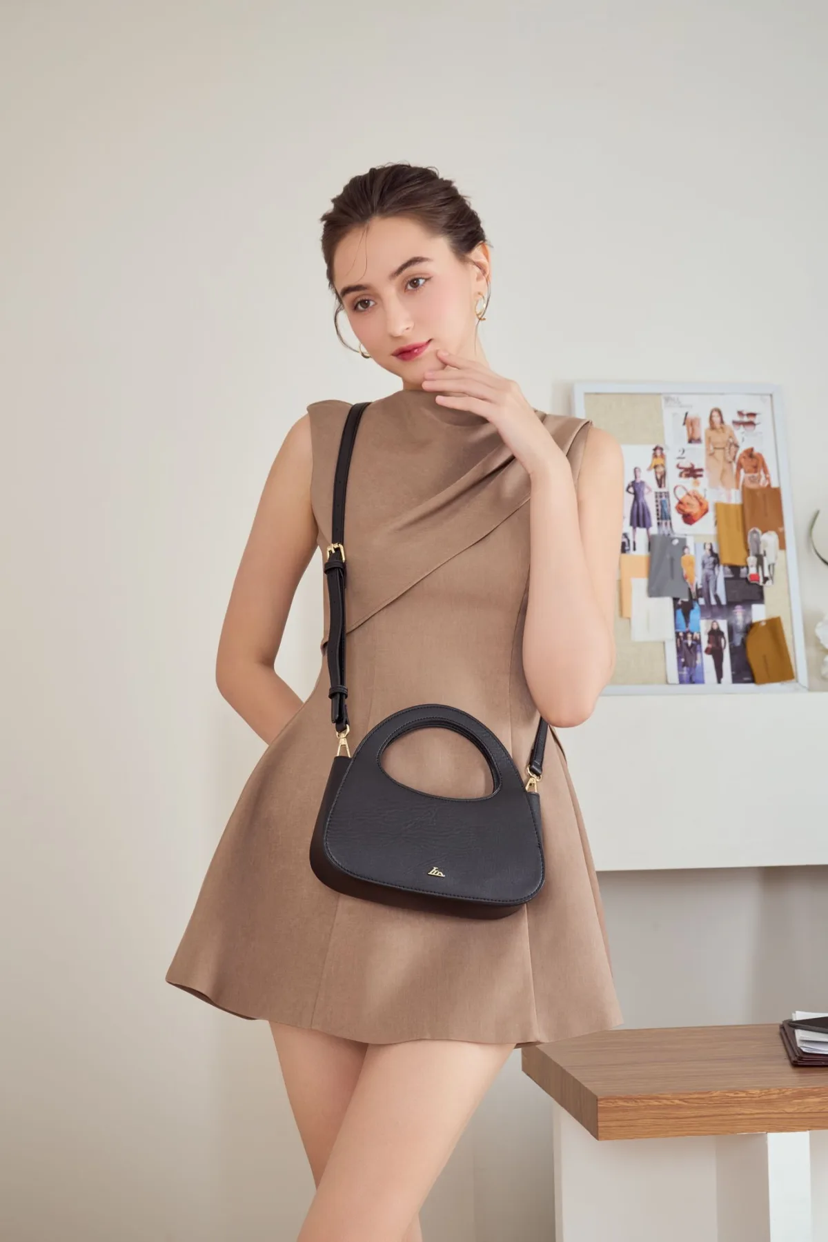 Túi Lata (Thời trang nữ đi chơi size 23 - Túi đeo chéo da HN133)