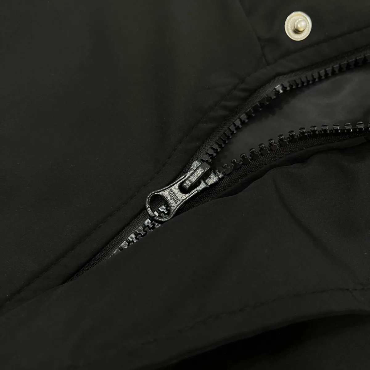 Áo Khoác Gió Teelab Alter Windbreaker Oversized Jacket AK055