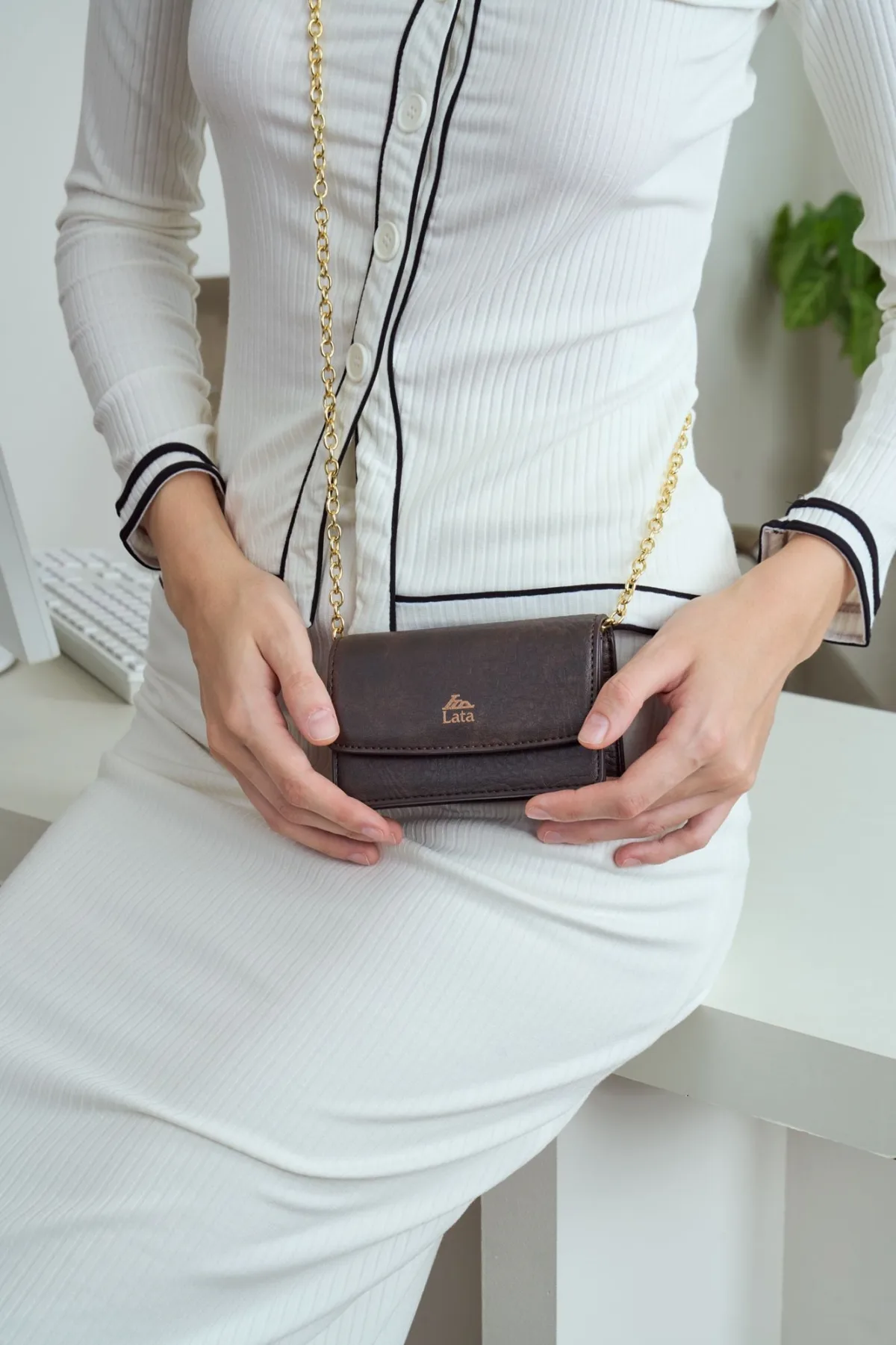 Ví Lata (Thời trang nữ phối dây đeo chéo - Ví da VN78)