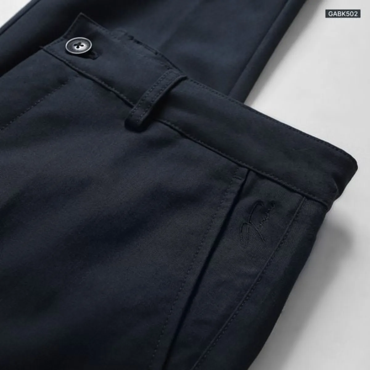 Quần khaki dài SLIMFIT CHINOS TORANO túi chéo basic slimfit thêu logo sườn mềm mịn, co dãn nhẹ và tôn dáng GABK502
