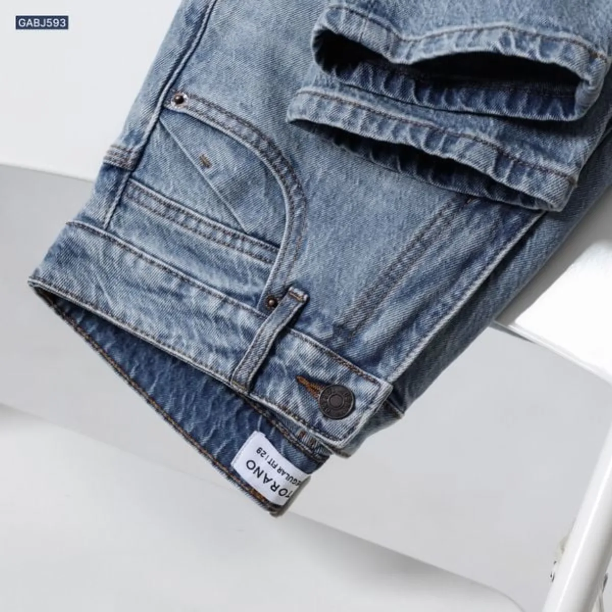 Quần Jeans REGULAR FIT JEANS TORANO xước regularfit thêu logo trẻ trung, phong độ GABJ593
