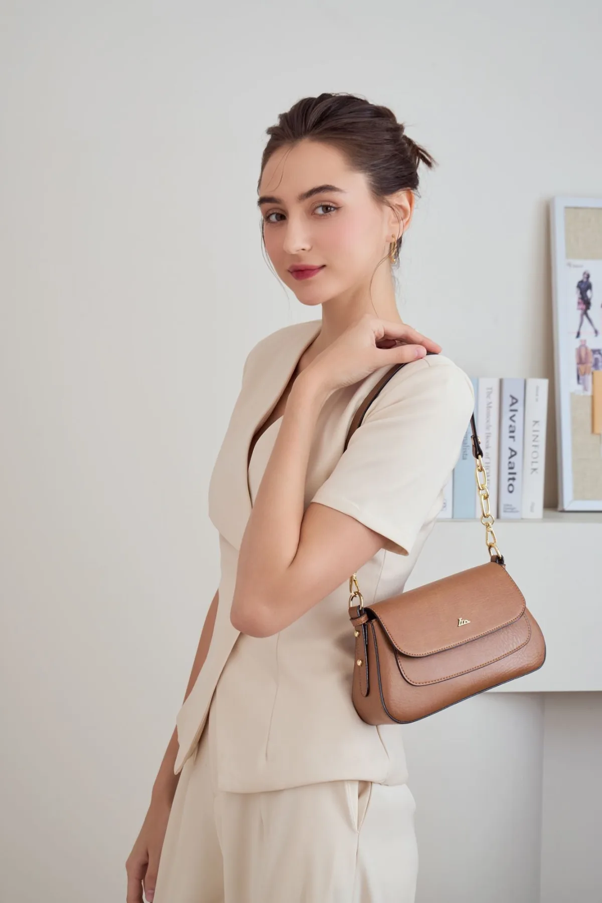 Túi Lata (Thời trang nữ đi chơi size 24 - Túi đeo chéo da HN134)
