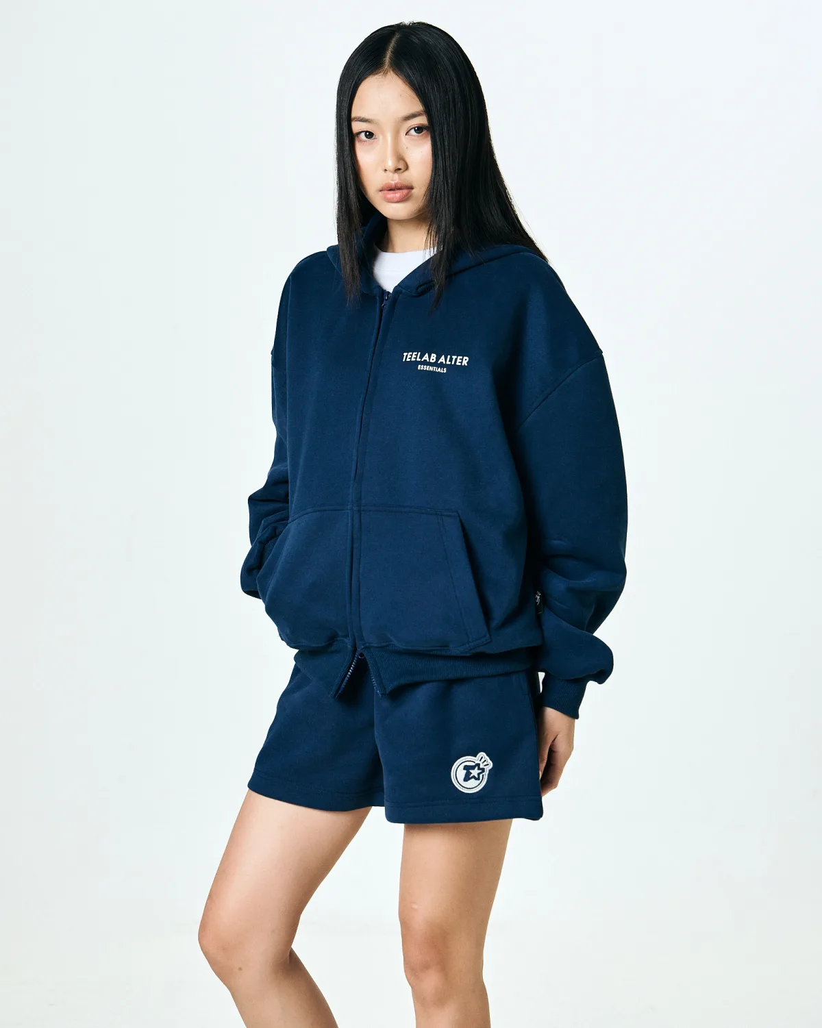 Quần Shorts Nỉ Teelab Alter World Tour Shorts SH002