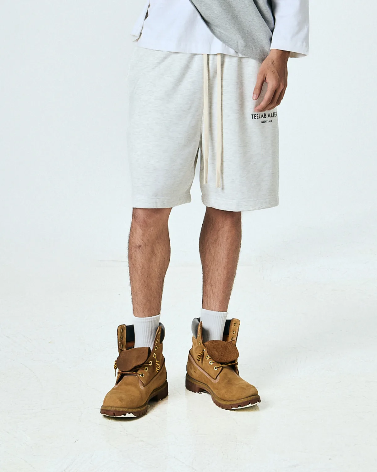 Quần Shorts Nỉ Teelab Alter Essentials Shorts SH003