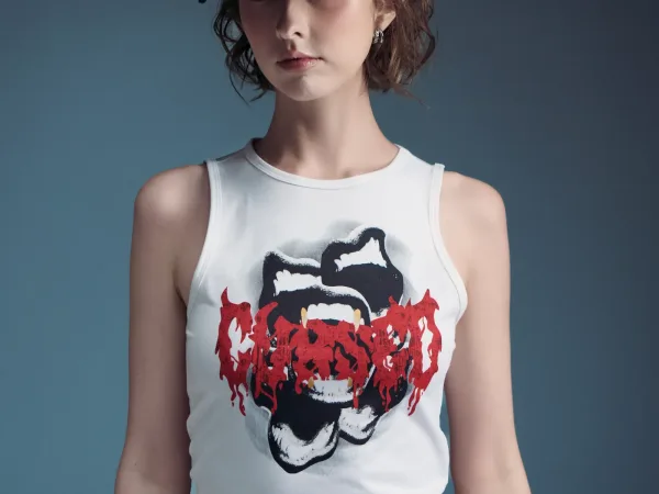 Áo tanktop nữ hình in ngực. Fitted cropped