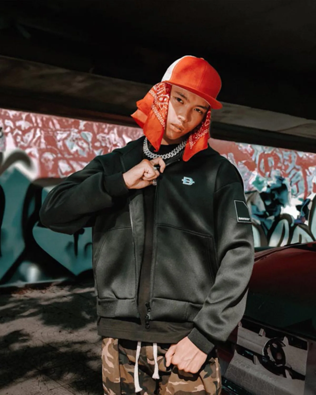 Áo khoác form boxy zip có mũ DAVIES màu đen Hooded Jacket POL| D33-AK2