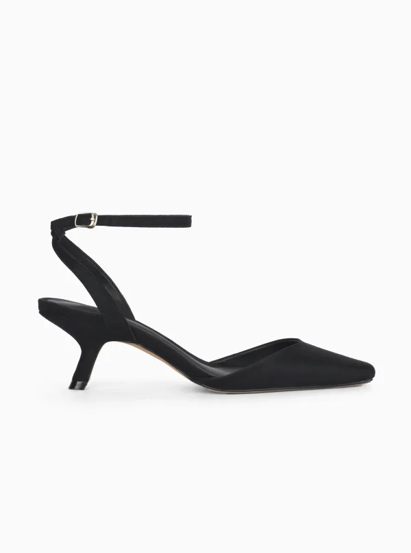 Delvey Sandals in Silk Wool