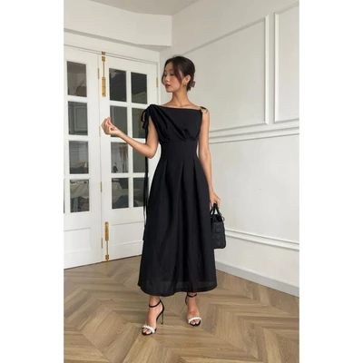 COCO SIN - Đầm Tơ Đen Phối Khoen