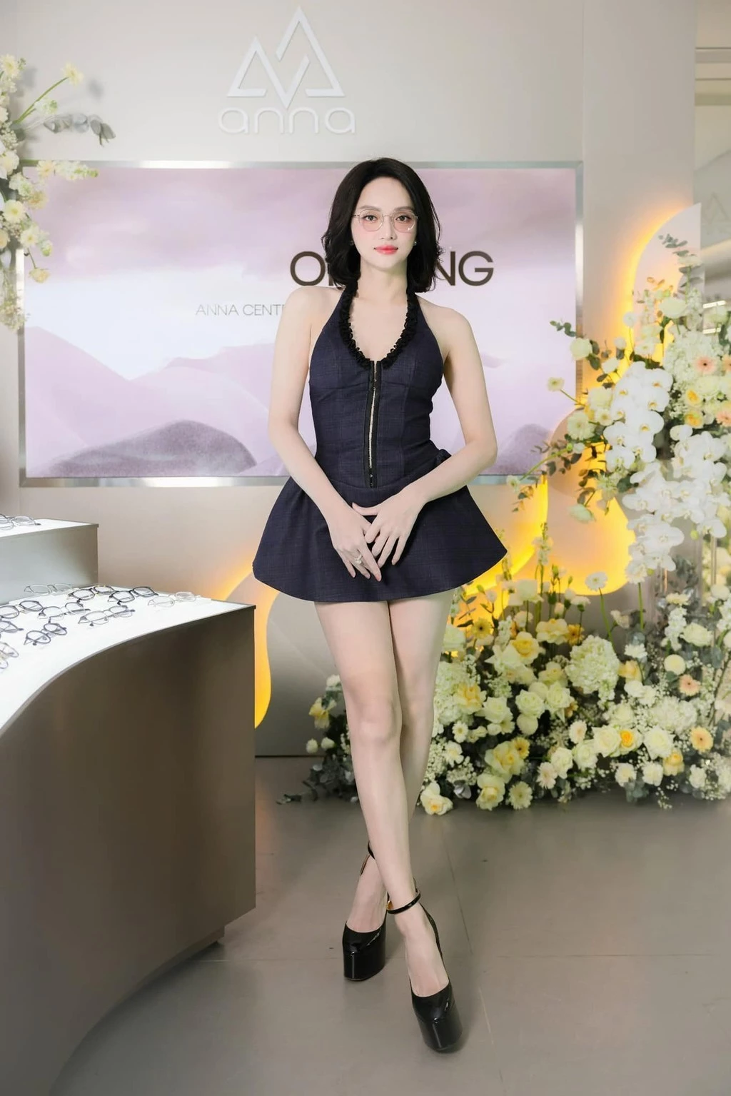 LSOUL Đầm Xòe Cổ Yếm Hở Lưng Đan Dây Corset Caro Đi Tiệc Level Dress V24101636