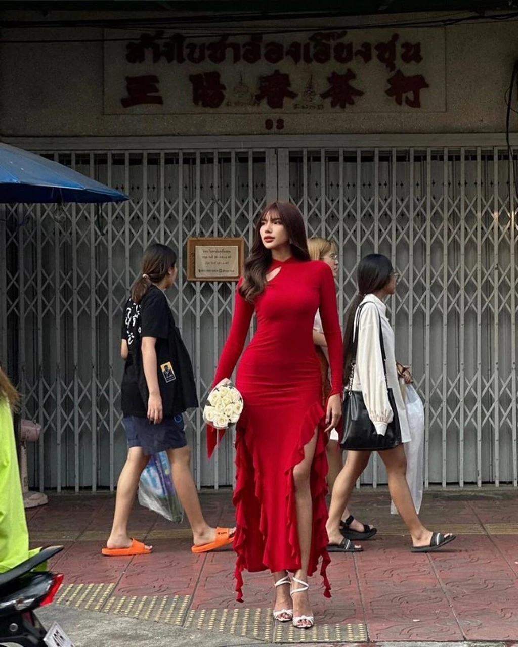 LSOUL Đầm Xẻ Vai Tua Rua Màu Đỏ Sang Trọng Đi Tiệc Flemish Dress - V23121594