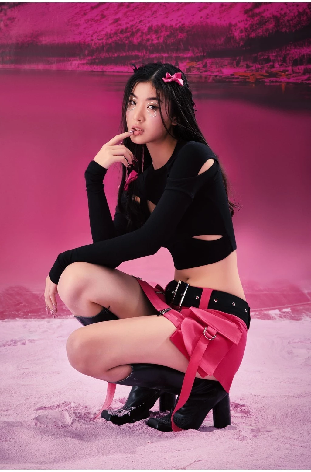 LSOUL Set Áo Croptop Tay Dài Cutout + Chân Váy Cạp Trễ Phối Thắt Lưng Ciline Set A23072724CV23070656
