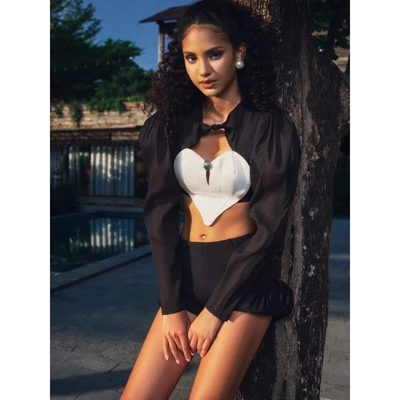 COCO SIN - Áo Tơ Đen Croptop Trái Tim