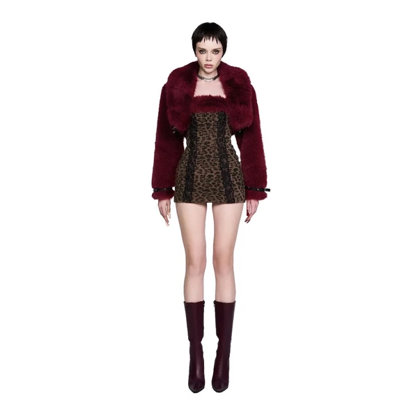 LSOUL Áo Khoác Croptop Lông Đỏ Dày Dặn Đính Dây Da Cá Tính Zizi Jacket K24120251-1