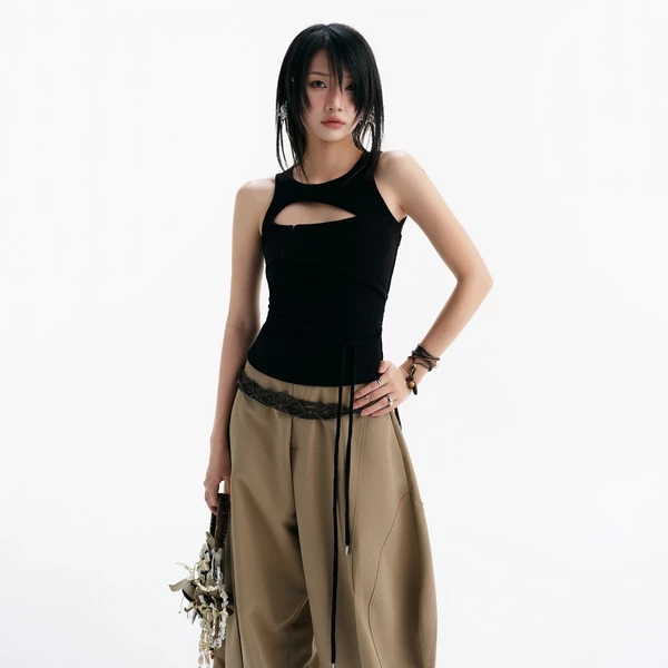 CONRAD SLEEVELESS TOP (BLACK) BunnyHill  SSTS07a