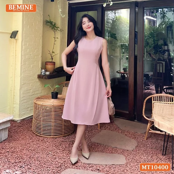Đầm thiết kế BEMINE cổ tròn sát nách dáng chữ A có xếp ly-MT10400