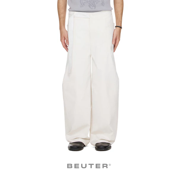 Quần Xếp Ly Dây Đai Eo Màu Trắng Ngà - BEUTER® x PALLADIUM WAIST-STRAP PLEATED PANTS - IVORY WHITE