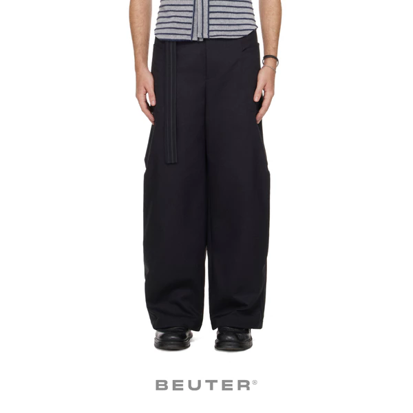 Quần Xếp Ly Dây Đai Eo Màu Đen - BEUTER® WAIST-STRAP PLEATED PANTS - BLACK