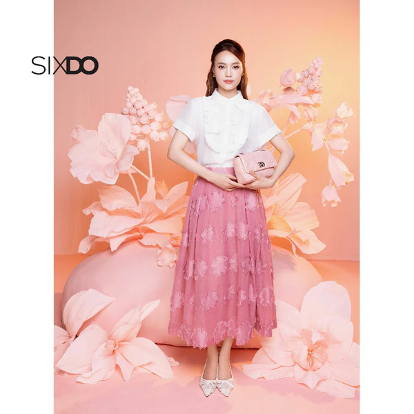 Áo somi tơ nữ trắng ngắn tay phối hoa 3D SIXDO (White 3D Flower Organza Blouse)