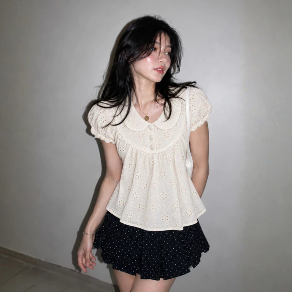 TUBYCATU Áo Kiểu Nữ Babydoll Dolly Lace Cổ Peter Pan Thêu Hoa Tay Phồng Form Xòe Nữ Tính