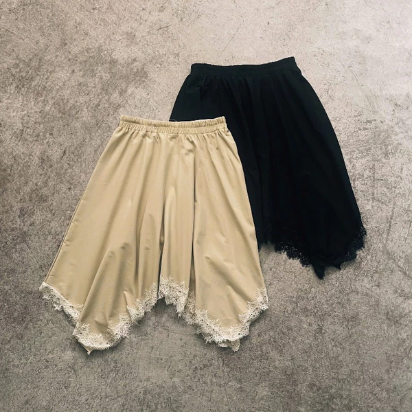Chân váy oversize YELLOW FLICKER chất vải kaki viền ren