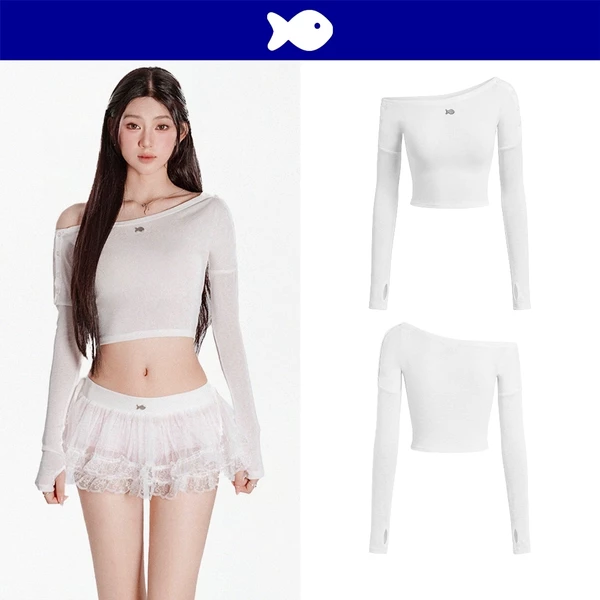 Áo croptop kiểu nữ lệch vai tay dài DKMV vai đính nút phối lỗ xỏ ngón tay thun cát giãn màu trắng Cairo Top | K-T69-T