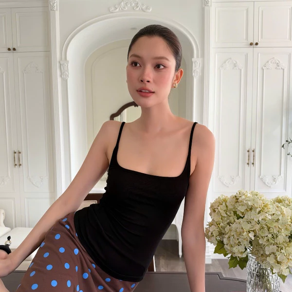 RUBIES Lana Top - Áo Thun Nữ Dáng Ôm 2 Dây Cổ Vuông
