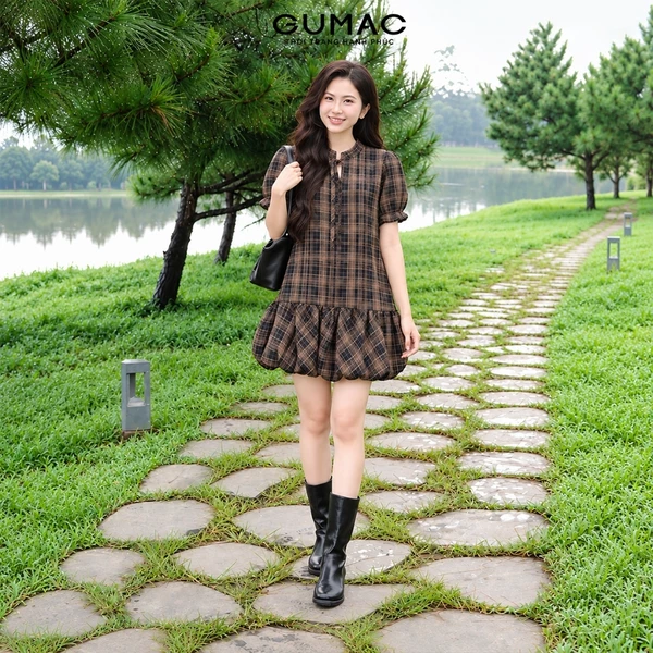 Đầm Nữ GUMAC Dáng Chữ A Form Suông Cổ Xếp Ly Tay Phồng Chiết Ly Dọc Thân Tùng Bí Cách Điệu YDG11027