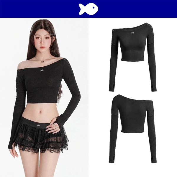 Áo lệch vai kiểu nữ dáng croptop DKMV dài tay vai phối nút thun cát giãn màu đen có lỗ xỏ ngón tay Cairo Top | K-T69-D