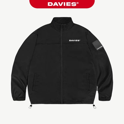 Áo khoác dù 2 lớp in chữ DAVIES khóa kéo cổ bẻ đen dây rút gấu áo form rộng logo su Basic Jacket SS24| D-AK2-D