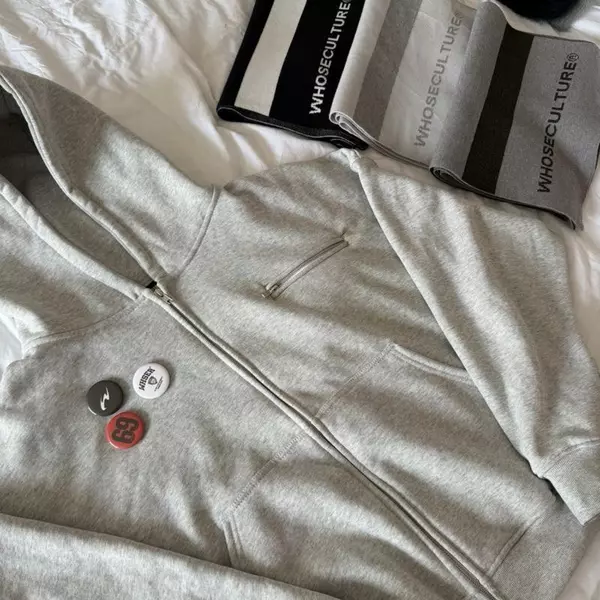 BADGE HOODIE ZIP - Áo khoác nỉ bông pin cài dây kéo kim loại (Có túi trong) Whose Studio