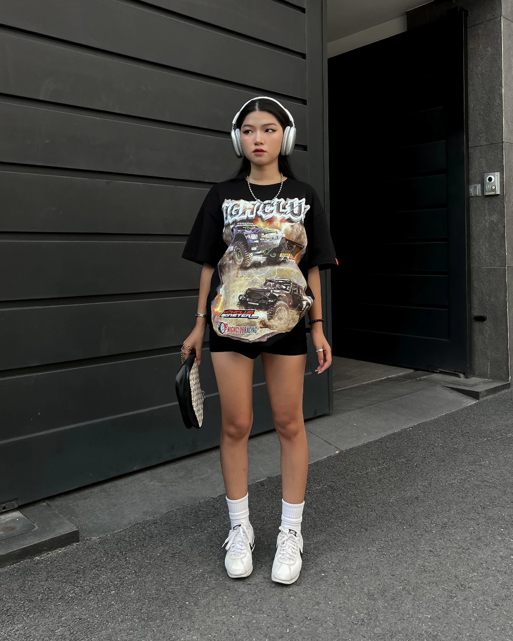 Áo Thun BIG TRUCK Tay Lỡ Unisex Nam/Nữ Đen/Trắng Cổ Tròn - HIGHCLUB Brand Chính Hãng