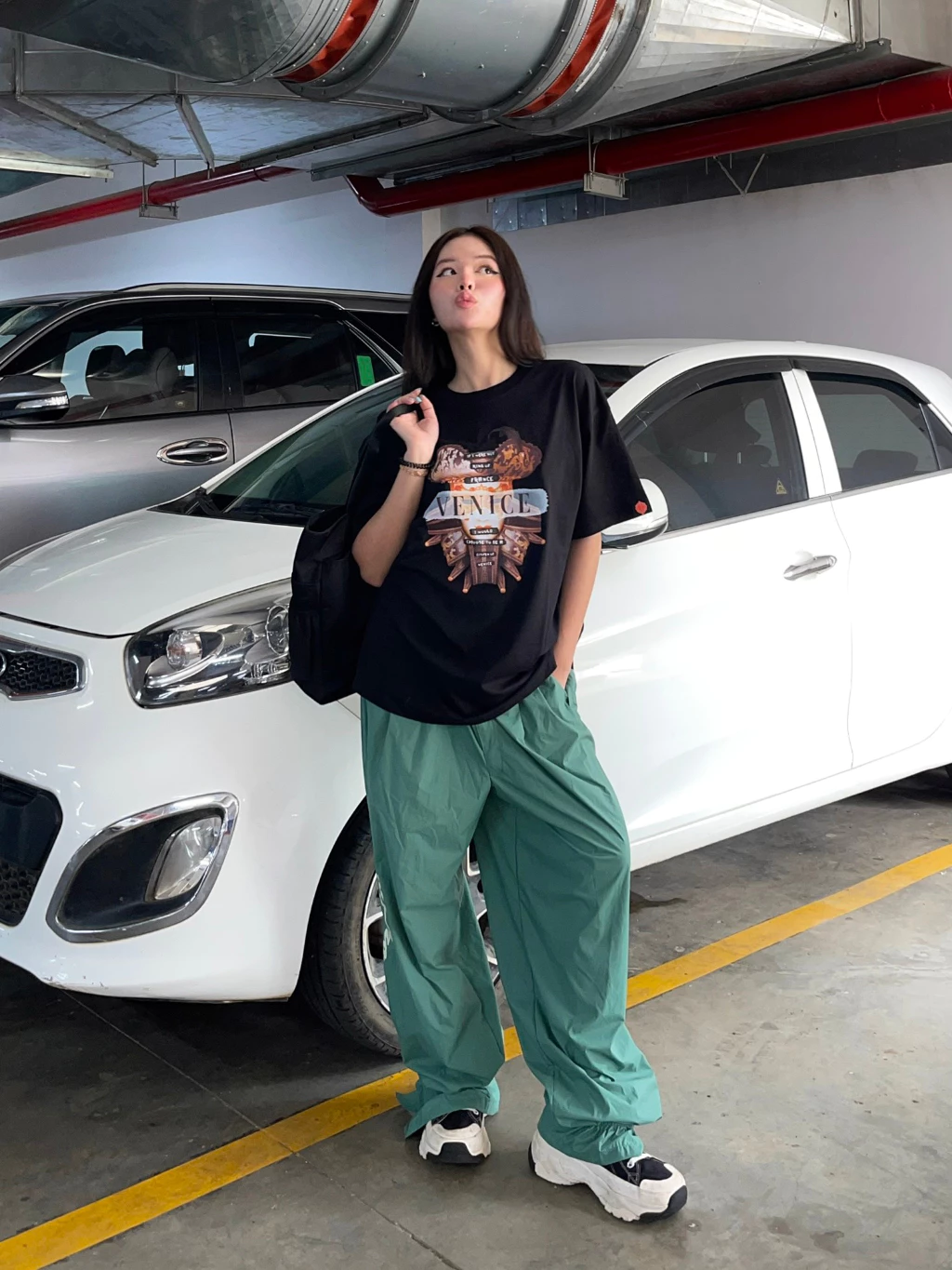 Áo Thun VENICE Tay Lỡ Unisex Nam/Nữ Đen/Trắng Cổ Tròn - HIGHCLUB Brand Chính Hãng