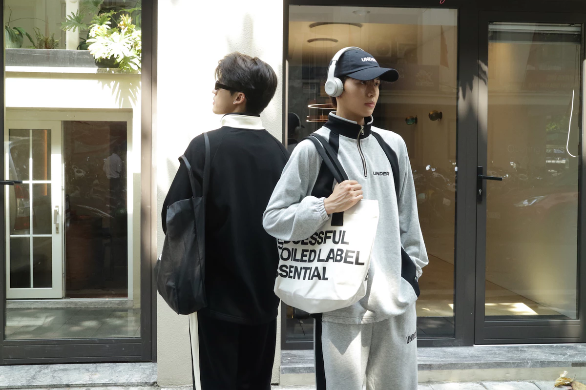 Áo Sweater UNDER Basic Half Zip Nỉ Chân Cua - USW002