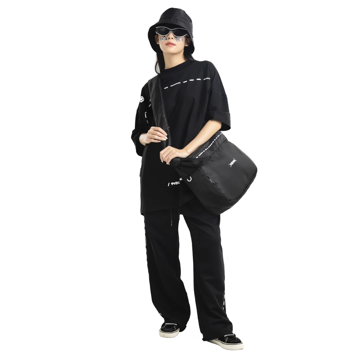 Quần Dài chất liệu nỉ chân cua màu đen 5THEWAY /street vocabulary FLEECE TROUSERS