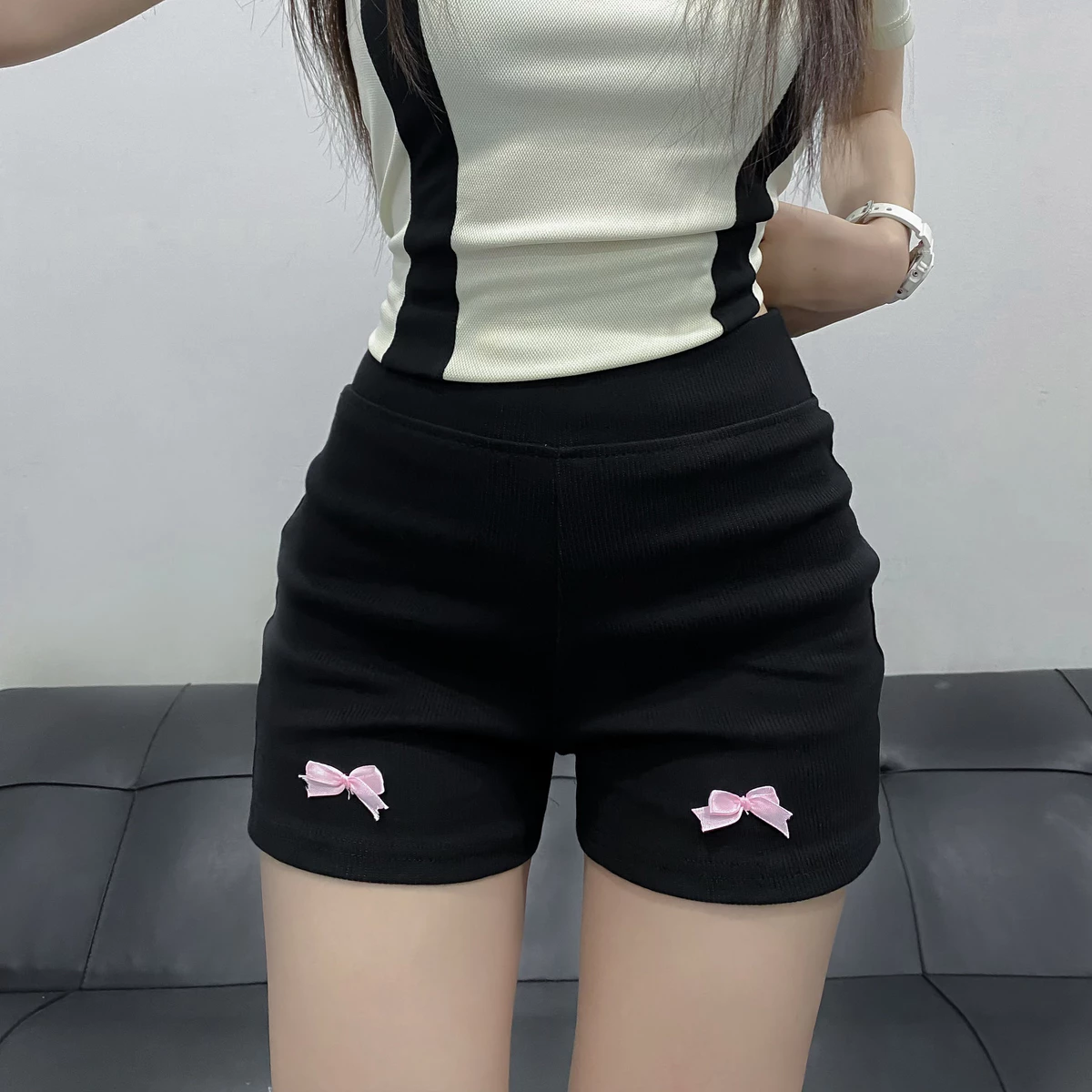 Quần Đùi BIKER SHORT Nữ Tập Gym, Yoga Siêu Ôm Nâng Mông Vải Gân Co Giãn FFCLUB