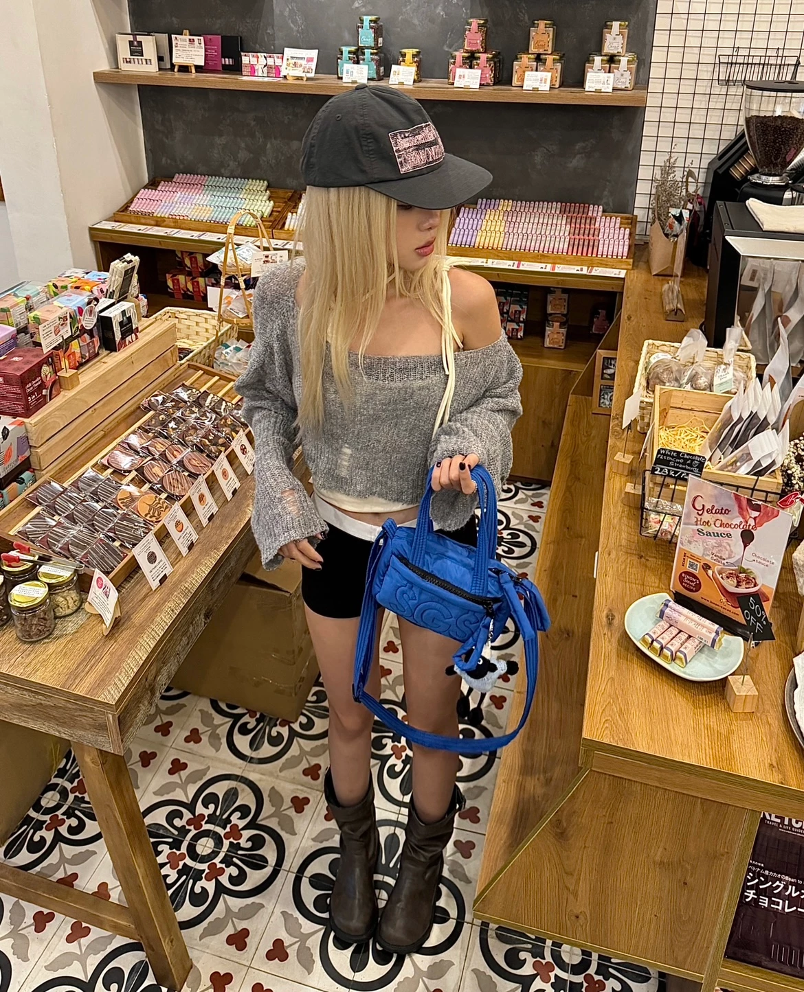 Túi Đeo Chéo Nữ SAIGONSWAGGER WEENY BAG Chất Liệu Chần Bông