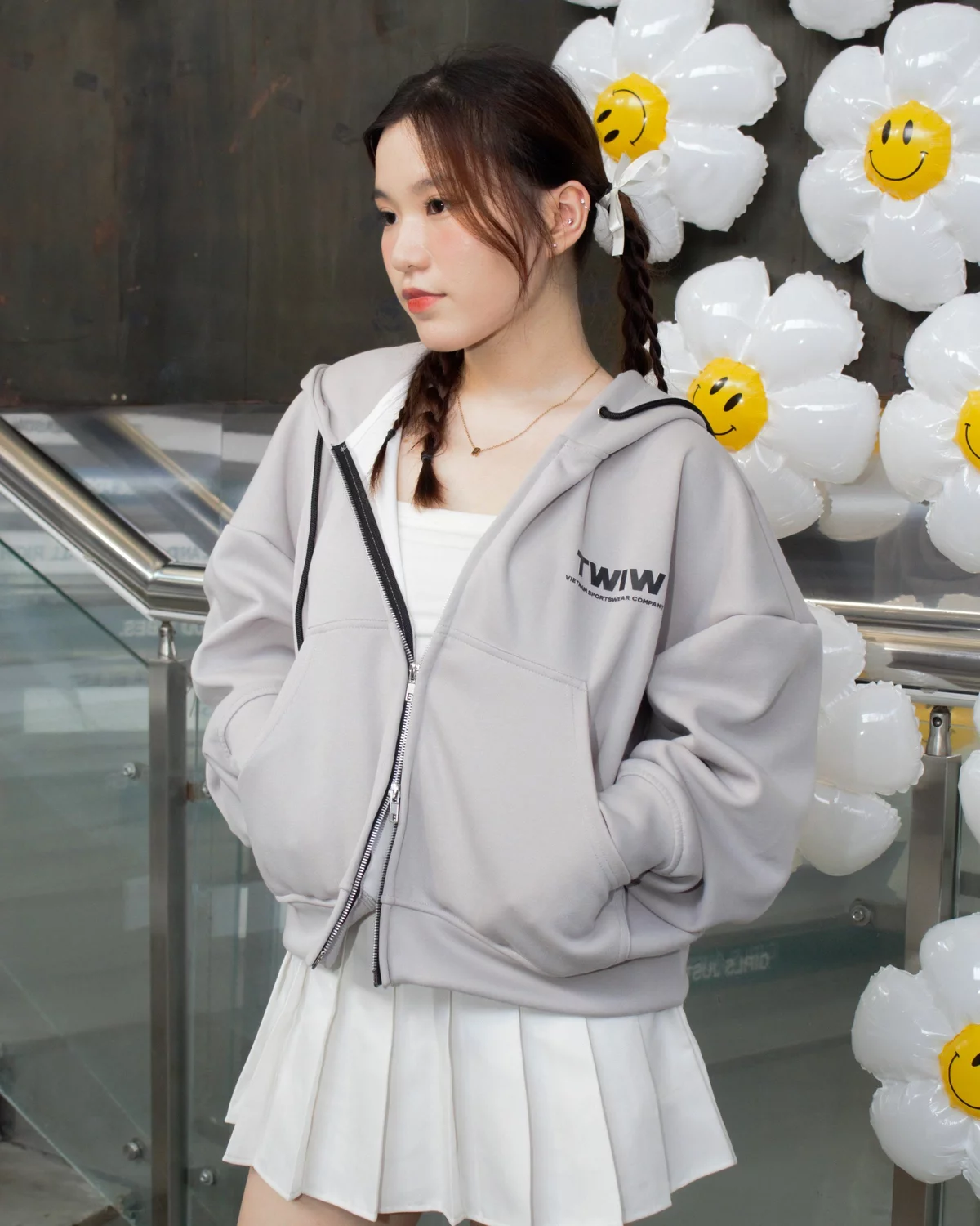 Áo khoác hoodie zip unisex logo nổi THATSWHATIWANTxHUGU - TWIW BASIC HOODIE - Áo khoác form boxy, logo nổi, khóa zip
