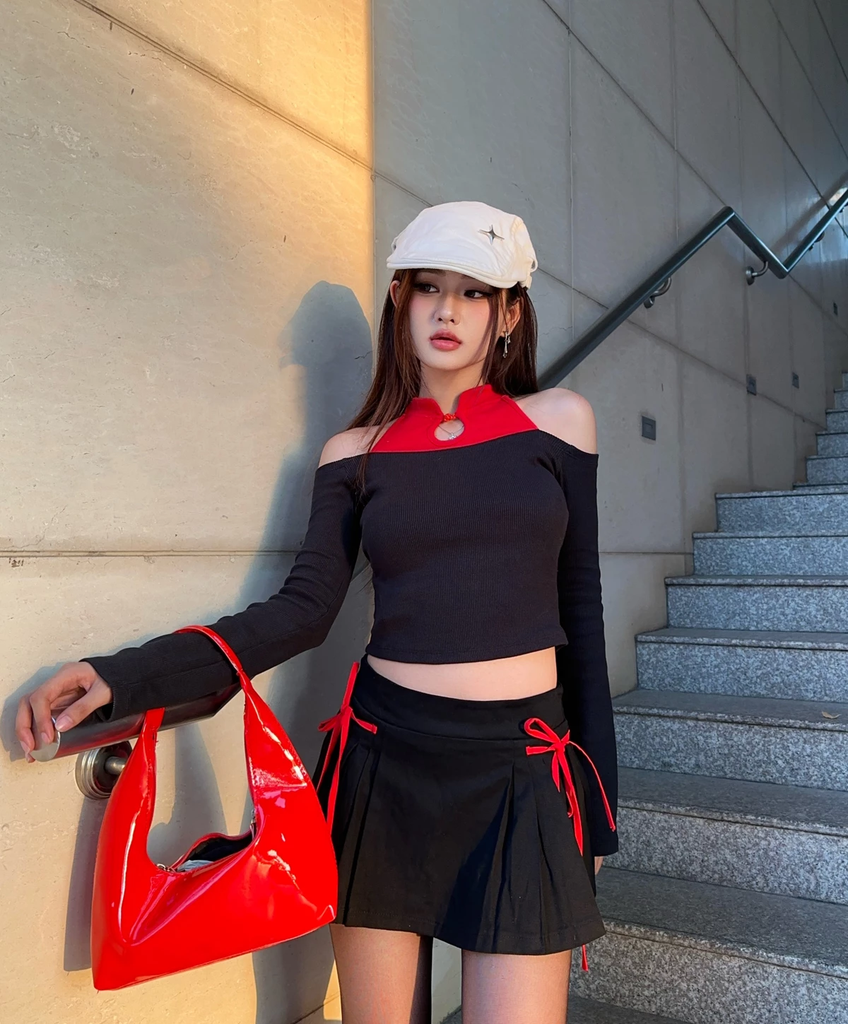 Áo croptop nữ hở vai thiết kế phối màu tay dài Vicolas chất liệu thu gân co giãn - VICO35
