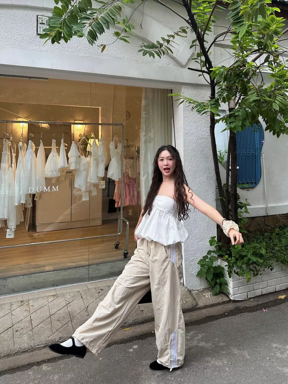 Quần dù dài màu đen, be, form ống suông dài, đường kẻ nổi bật, đơn giản, unisex local brand HUGU - ALESTER