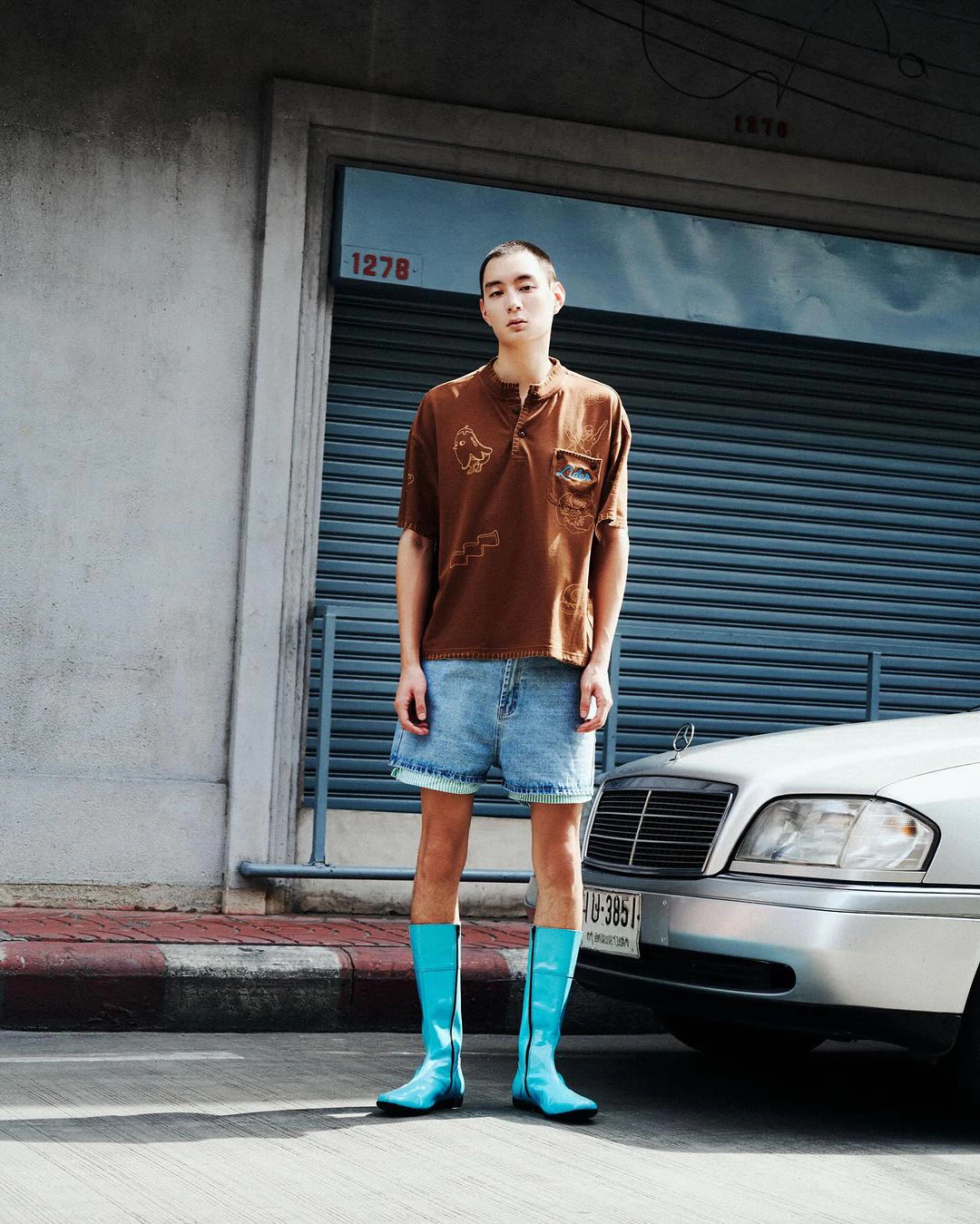 Áo Thun Unisex Cổ Tròn In Hoạ Tiết LIDER CHEERY EGGPLANT TEE - Brown/Vanilla
