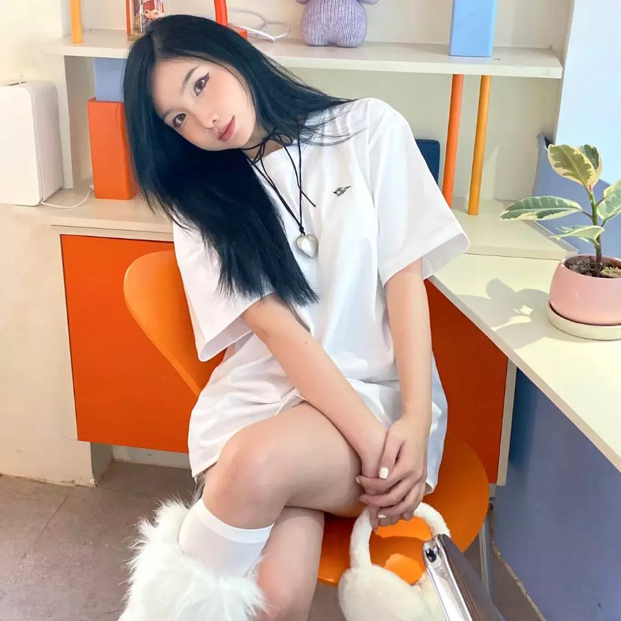 Karants Áo Thun Oversize Trơn Vải Cotton 2 Chiều Gắn Thanh Kim Loại Nam Nữ Unisex - KR212