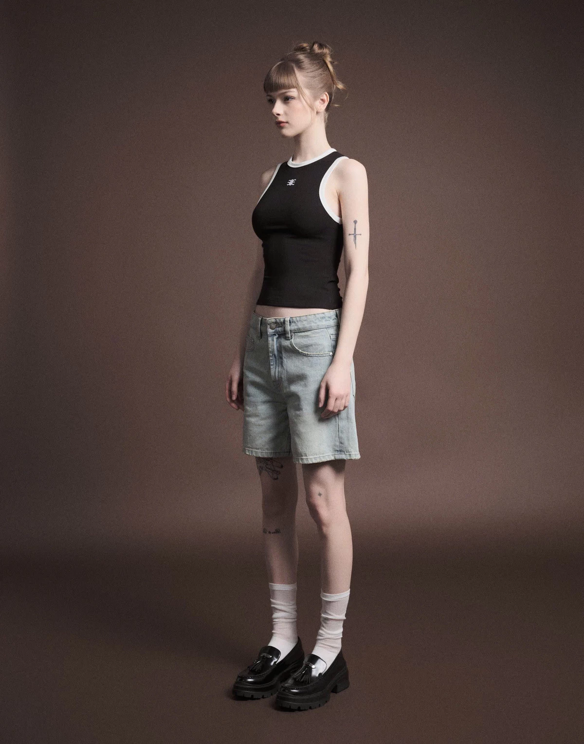 Eleven - Áo Tank Top Viền Tương Phản Thêu Mono | Màu Đen