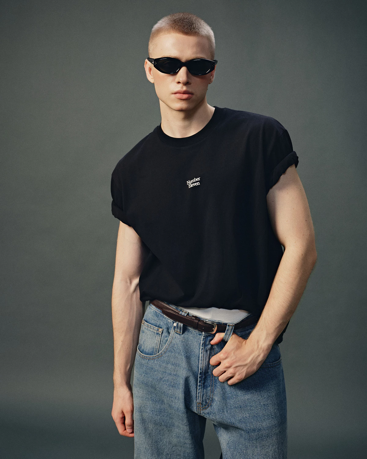 Eleven - Áo Thun Oversize Unisex In Number Eleven Dọc | Màu Đen