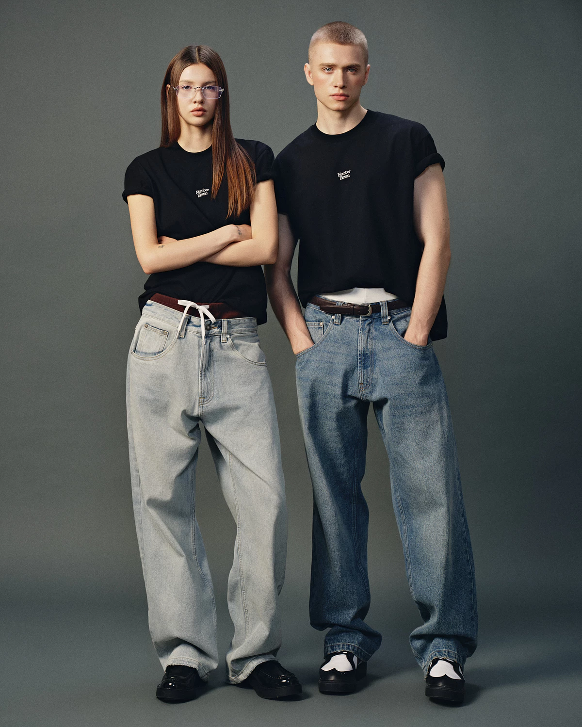 Eleven - Áo Thun Oversize Unisex In Number Eleven Dọc | Màu Đen